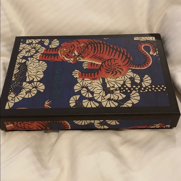 GUCCI I PHONE 6, 7, & 8 PHONE CASE NWT - Picture 3 of 16